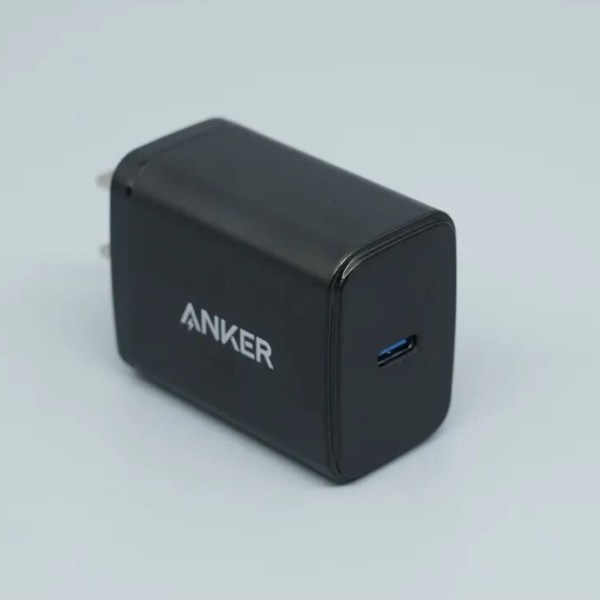 Anker737MagGo3-in-1WirelessCharger-B2599611-SilverGrey_1-Charger -DokkanTech