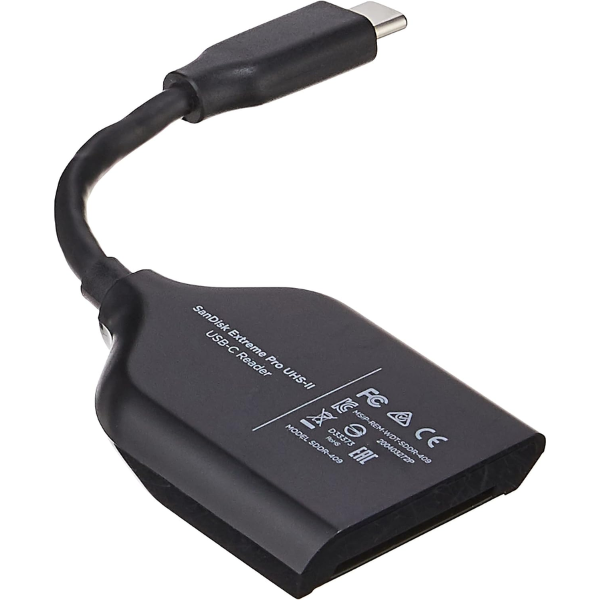 SanDisk USB-C card reader – in use with laptop