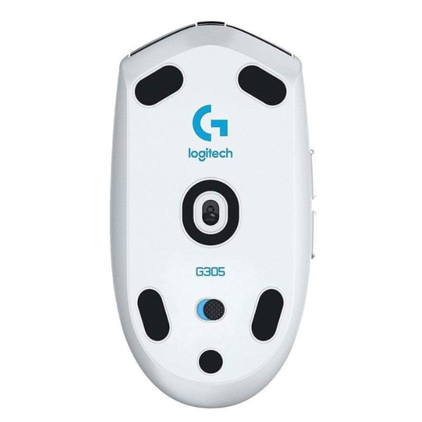 Logitech G305 Lightspeed gaming mouse – gaming desk lifestyle
