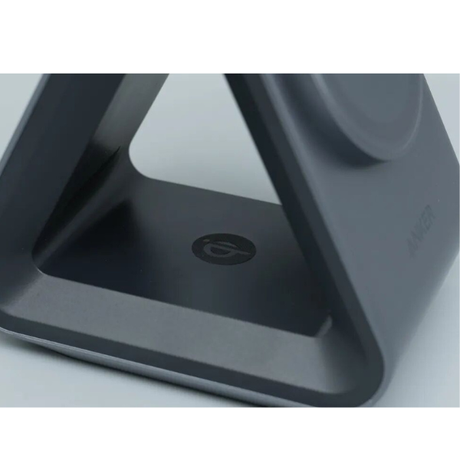 Anker737MagGo3-in-1WirelessCharger-B2599611-SilverGrey_1-RightView -DokkanTech