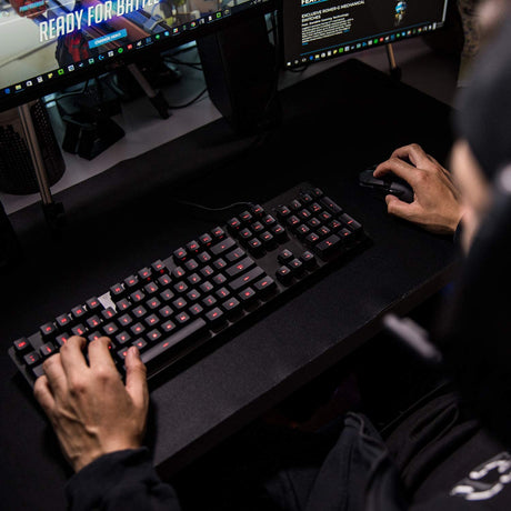Logitech G413 Carbon mechanical keyboard – USB passthrough